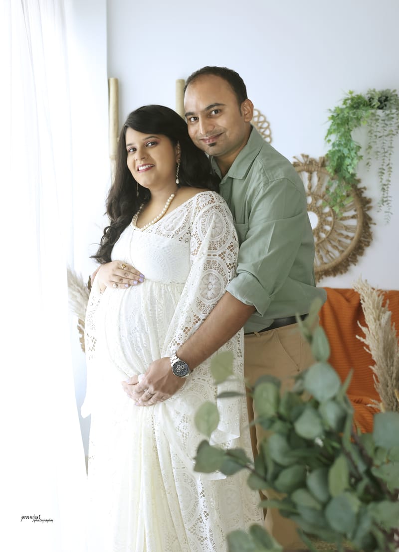 Maternity portrait highlighting baby bump